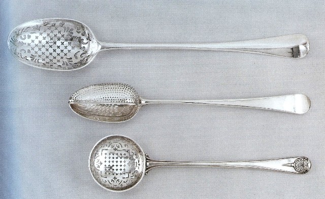 Strainer spoon, British